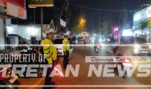 Personel Polres Pamekasan melakukan patroli Ops Ketupat dan pengaturan lalu lintas pasca Lebaran di wilayah kota Pamekasan