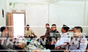 Kapolsek Palengaan bersama Forkopimcam saat cooling system di Ponpes Sumur Tengah Palengaan Laok