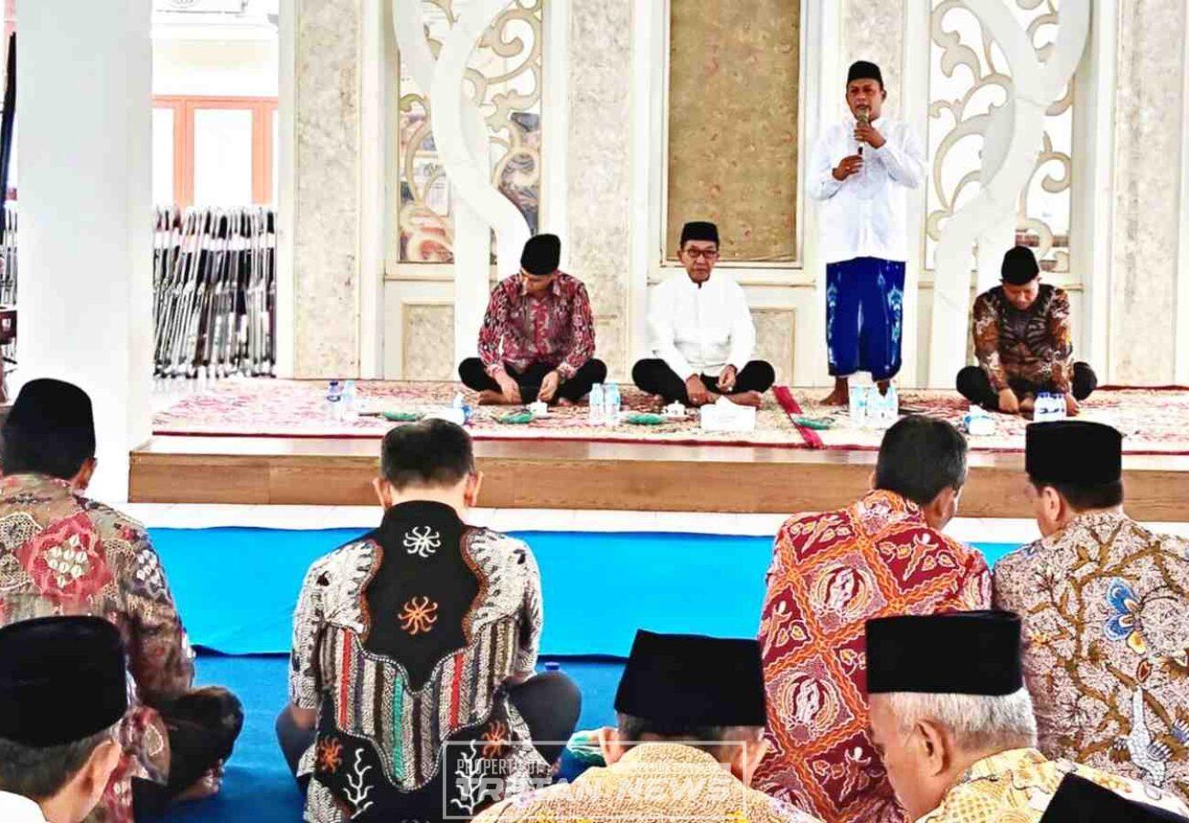Wakil Bupati Pamekasan Sukriyanto menyampaikan sambutan dalam acara halal bihalal bersama Forkopimda dan OPD menegaskan kekompakan pemerintah.