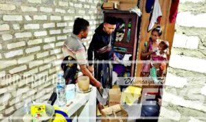 polsek-tlanakan-sita-miras-pamekasan.jpg Polsek Tlanakan mengamankan botol miras dari rumah warga dalam operasi di Pamekasan