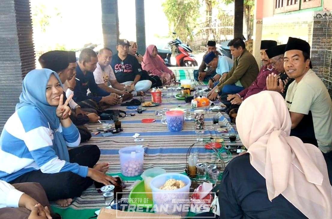 Kegiatan Halal Bihalal Yayasan Cahaya Kasih Pamekasan di Sekretariat Yayasan Desa Konang Galis