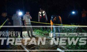 ledakan-septic-tank-palengaan-pamekasan-olah-tkp-polisi.jpg Polisi melakukan olah TKP di lokasi ledakan septic tank di Palengaan Pamekasan yang menewaskan balita