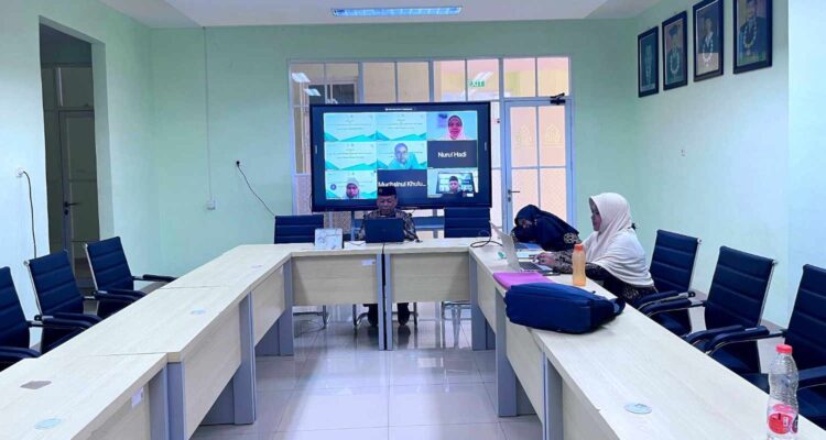 uin-madura-mou-universitas-mesir-pba.jpg Penandatanganan MoU UIN Madura dengan universitas Mesir secara daring untuk kerja sama pendidikan bahasa Arab