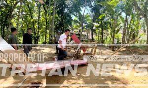 polisi-bongkar-balap-kelereng-pamekasan.jpg Polisi membongkar arena balap kelereng yang diduga menjadi ajang judi di Desa Blumbungan Pamekasan