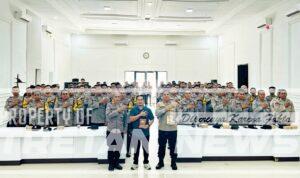 pwi-pamekasan-latih-polisi-konten-kreatif.jpg Pelatihan penulisan konten kreatif oleh Ketua PWI Pamekasan kepada ratusan Bhabinkamtibmas Polres Pamekasan di Gedung Tatag Trawan Tungga