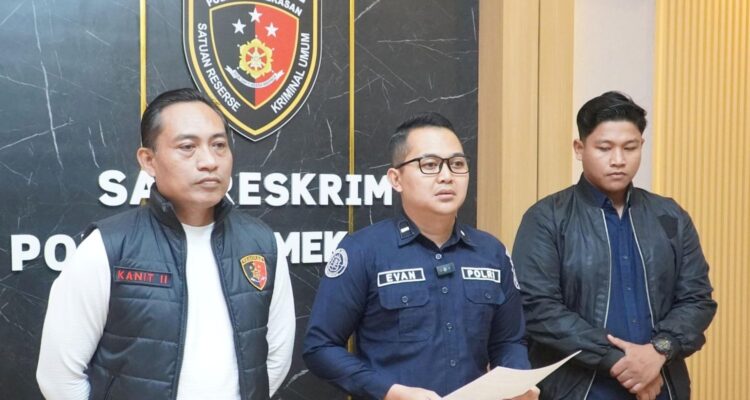 Kasihumas Polres Pamekasan memberikan keterangan pers terkait kasus kekerasan seksual anak dan penyebaran konten pornografi di Pamekasan