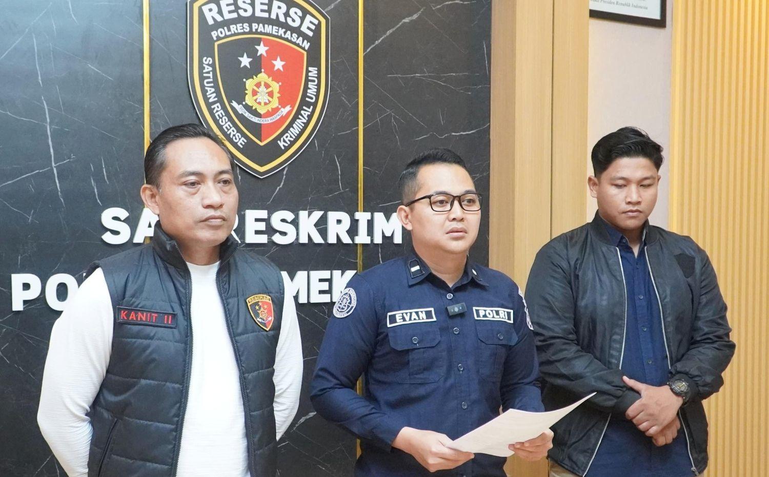 Kasihumas Polres Pamekasan memberikan keterangan pers terkait kasus kekerasan seksual anak dan penyebaran konten pornografi di Pamekasan