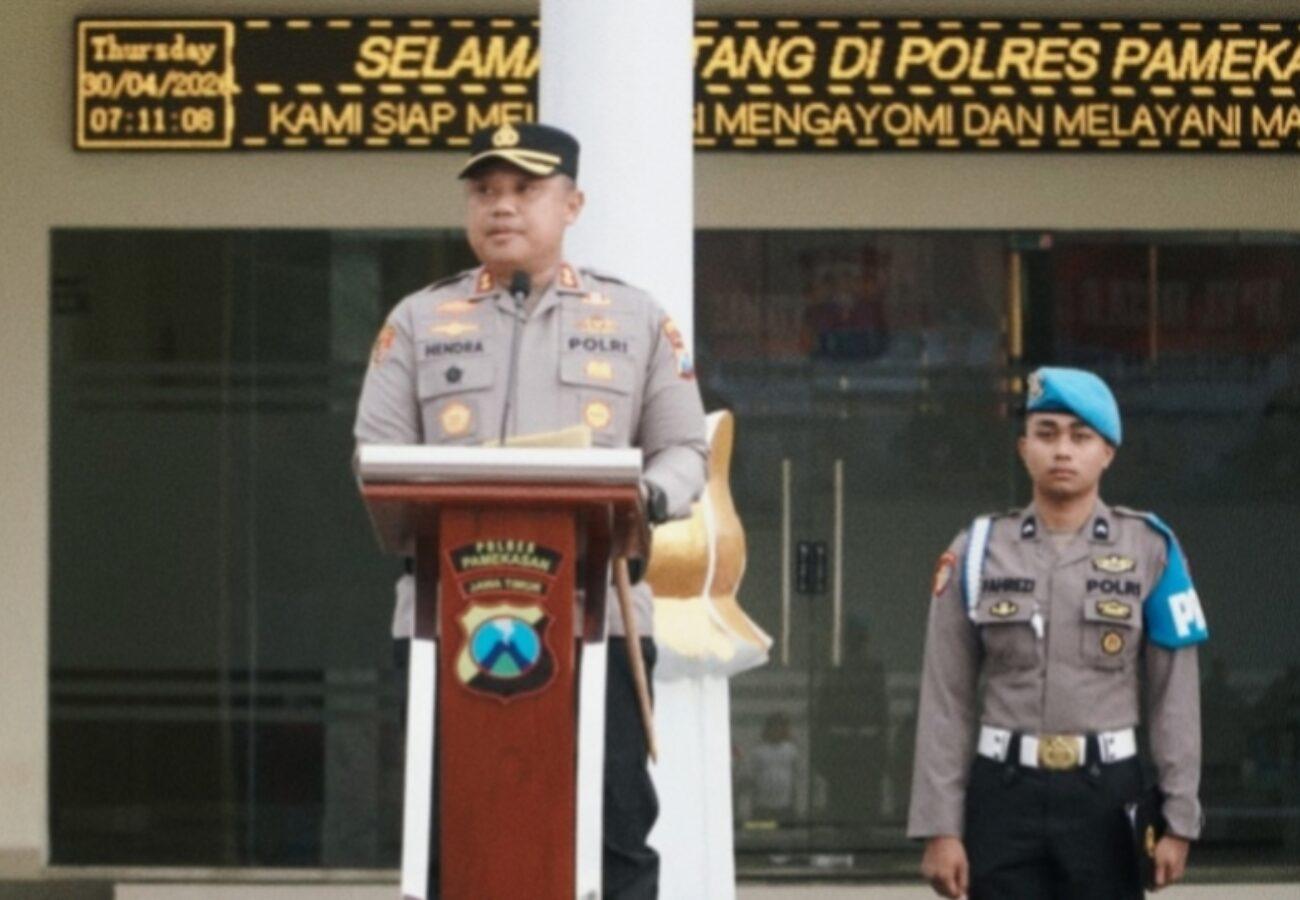 Kapolres Pamekasan memimpin apel Sabuk Kamtibmas di Mapolres Pamekasan untuk memperkuat keamanan dan ketertiban masyarakat