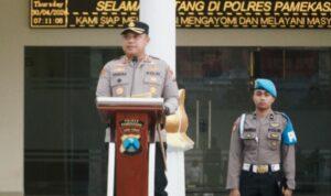 Kapolres Pamekasan memimpin apel Sabuk Kamtibmas di Mapolres Pamekasan untuk memperkuat keamanan dan ketertiban masyarakat