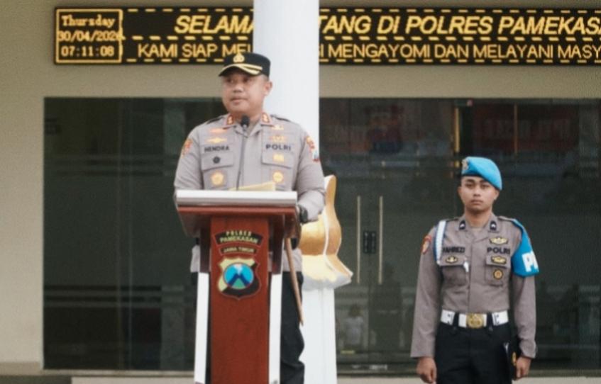 Kapolres Pamekasan memimpin apel Sabuk Kamtibmas di Mapolres Pamekasan untuk memperkuat keamanan dan ketertiban masyarakat