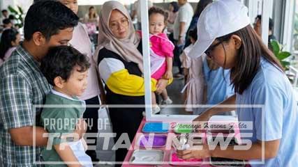 Keseruan bermain slime di BeSS Mansion Hotel Surabaya