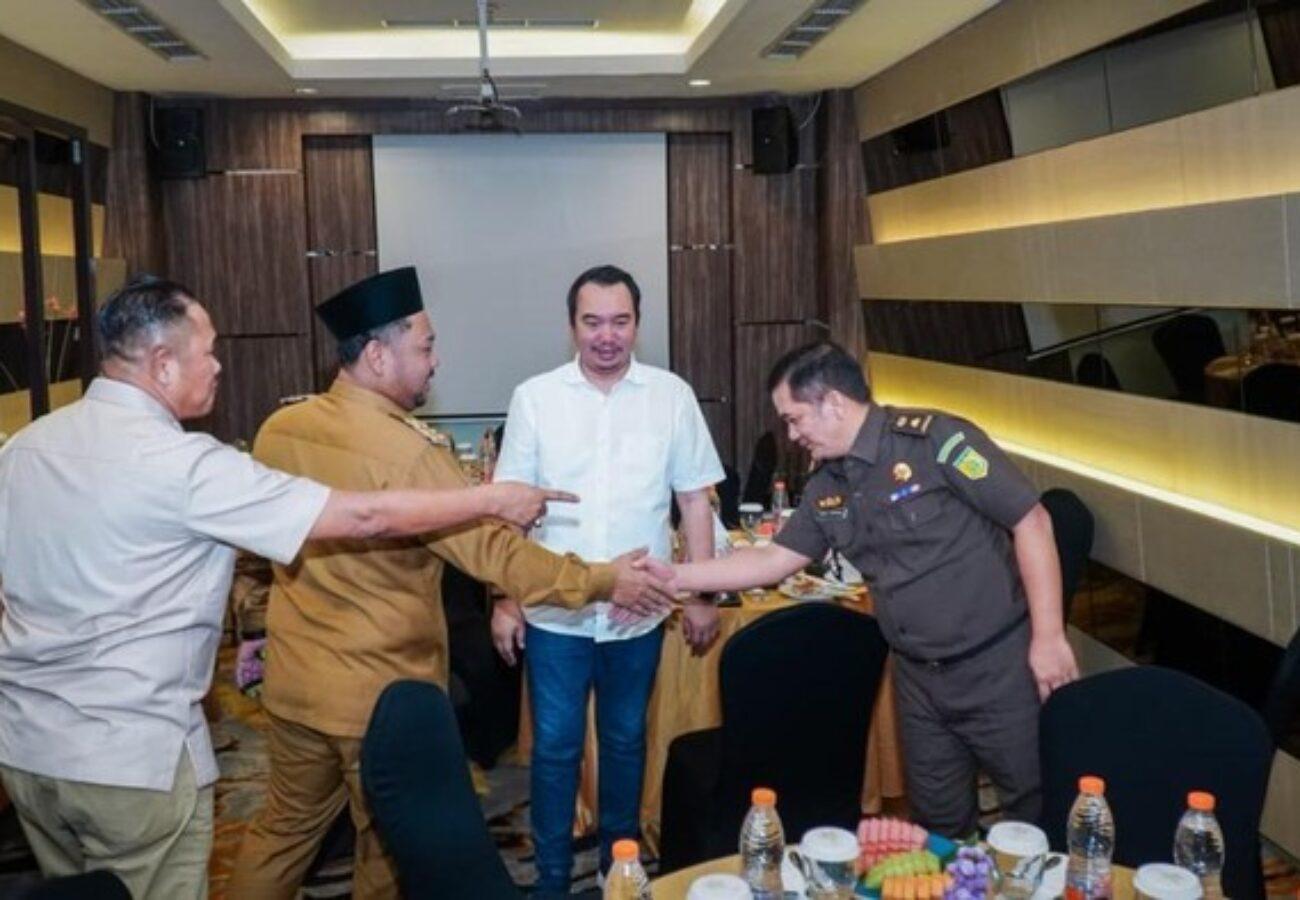 Bupati Gresik Fandi Akhmad Yani memberikan arahan dalam Bimtek pengadaan barang dan jasa BLUD di Gresik