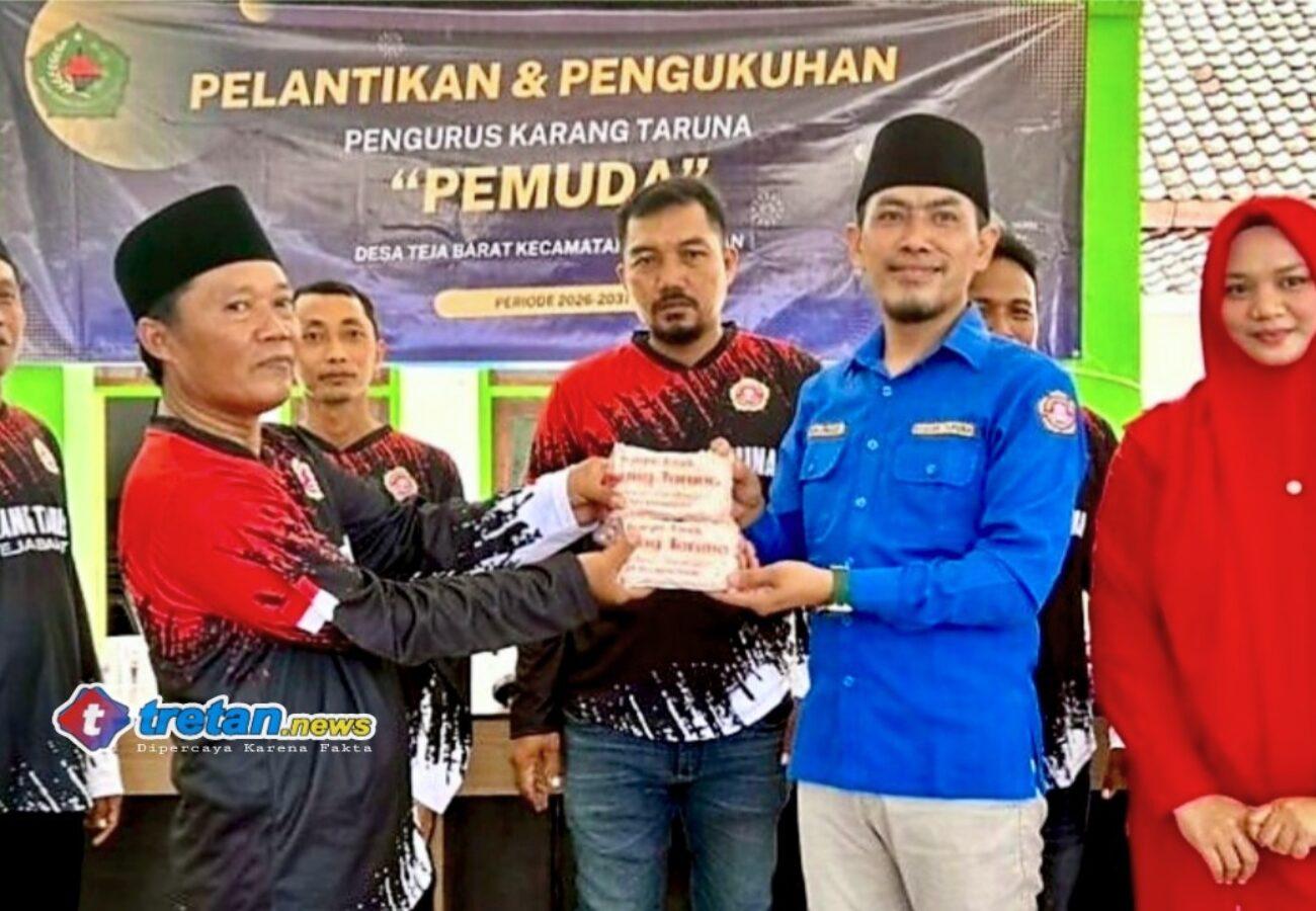 Pemuda Karang Taruna Desa Teja Barat memproduksi tempe lokal mandiri di Pamekasan