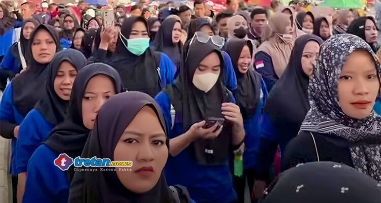 Ribuan warga mengikuti Jalan Sehat HUT ke-14 Kabar Madura di SGMRP Pamekasan