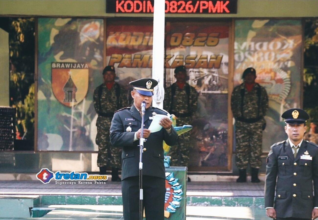 Kapten Inf Yainaroh memimpin Upacara Hari Lahir Pancasila di Lapangan Makodim 0826/Pamekasan, Senin (1/6/2026)