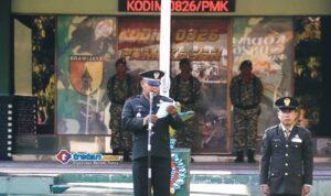 Kapten Inf Yainaroh memimpin Upacara Hari Lahir Pancasila di Lapangan Makodim 0826/Pamekasan, Senin (1/6/2026)
