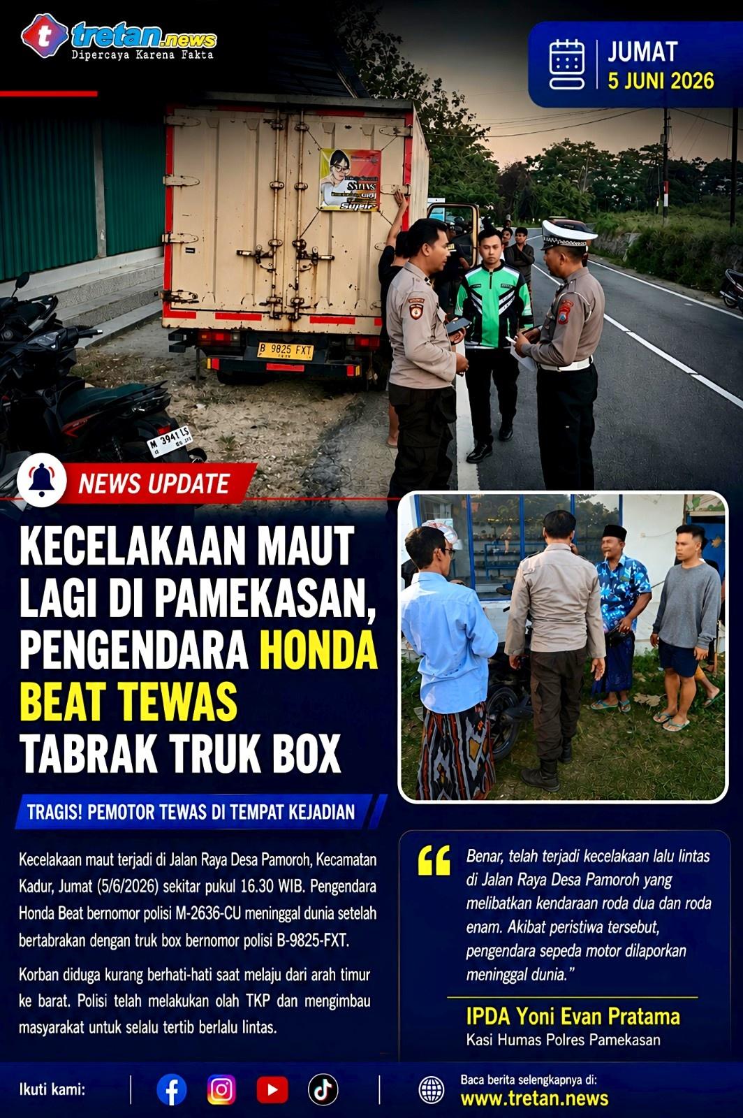 Petugas kepolisian melakukan olah TKP kecelakaan maut antara Honda Beat dan truk box di Desa Pamoroh, Kadur, Pamekasan.