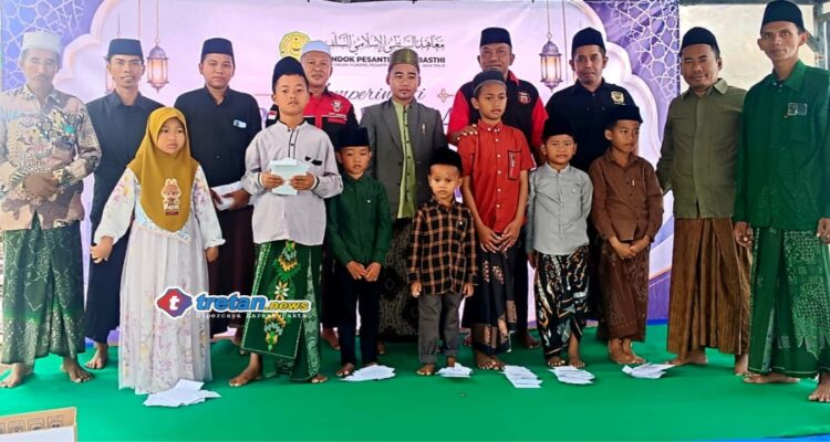 Madas Nusantara Pegantenan berbagi santunan kepada anak yatim