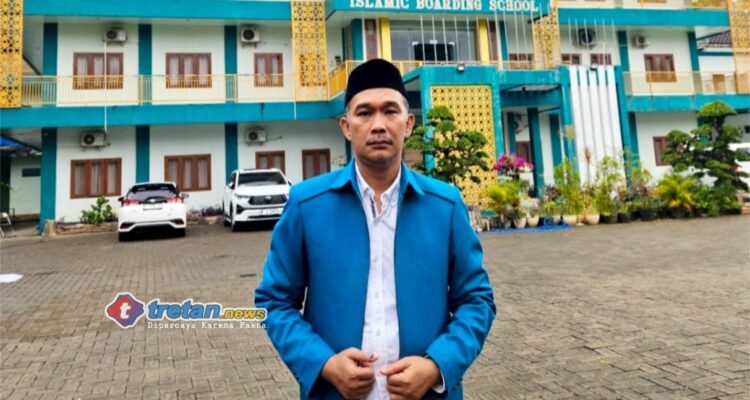 Prof KH Achmad Muhlis pada Dies Natalis ke-10 STEI Masyarakat Madani
