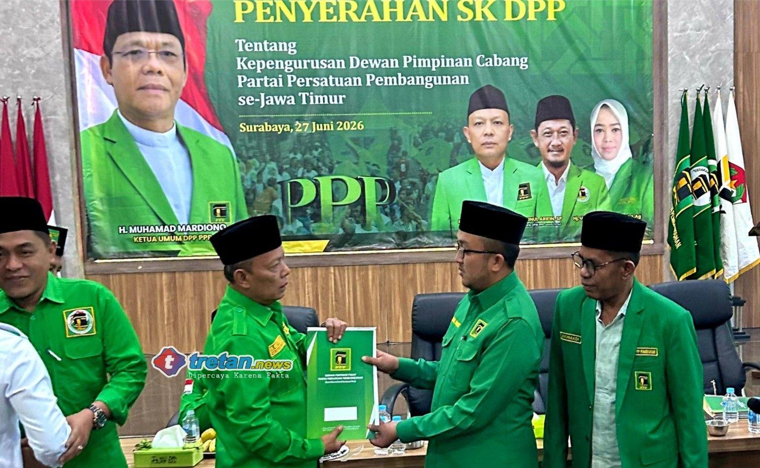 Ra Bakir menerima SK Ketua DPC PPP Pamekasan periode 2026–2031