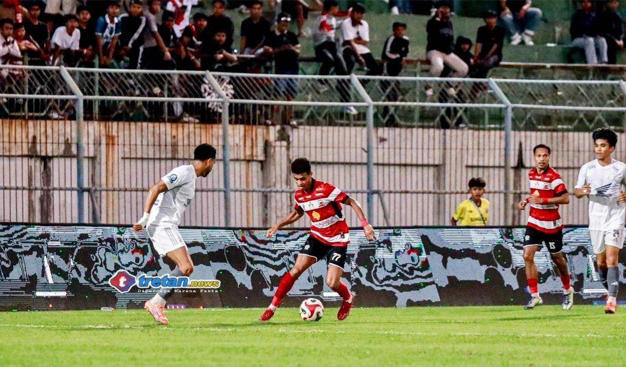 Sandro saat membela Madura United dalam pertandingan Liga Indonesia