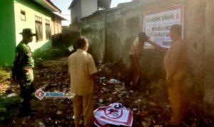 Pengelola Pasar Waru meninjau lokasi pembakaran sampah di Pamekasan