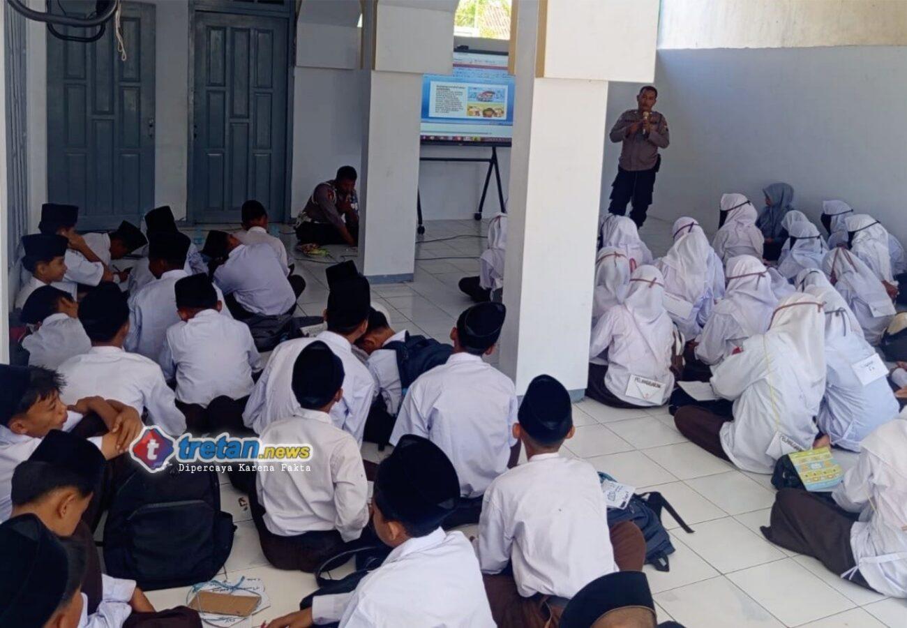 Polsek Larangan sosialisasi bahaya narkoba dan bullying kepada siswa baru