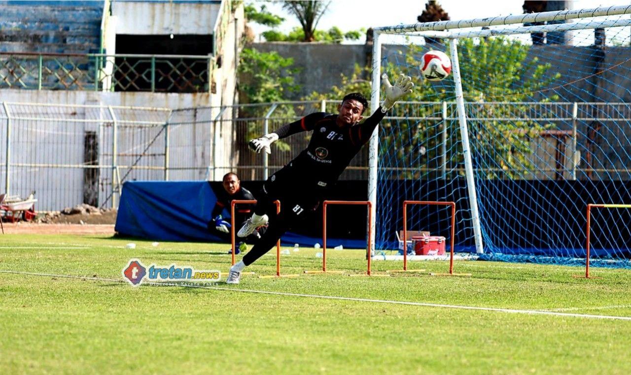 Aria Devangga kiper baru Madura United