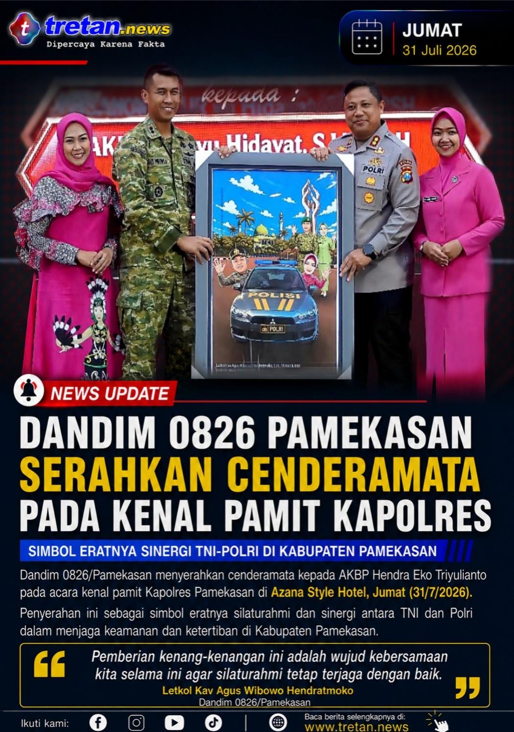 Dandim 0826 Pamekasan menyerahkan cenderamata kepada AKBP Hendra