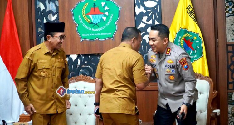 Kapolres Pamekasan AKBP Wahyu Hidayat temui Bupati Pamekasan