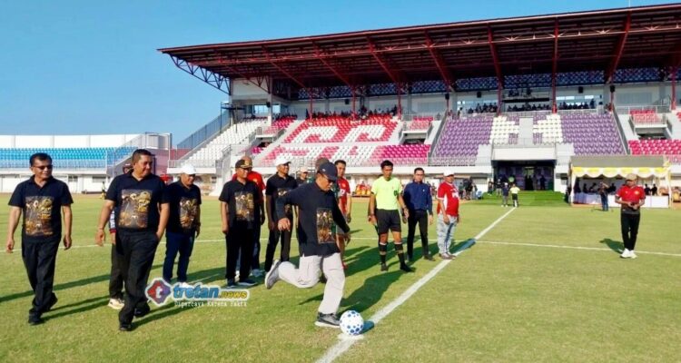 Pembukaan PKDI Cup II 2026 di SGMRP Pamekasan bersama kepala desa se-Madura
