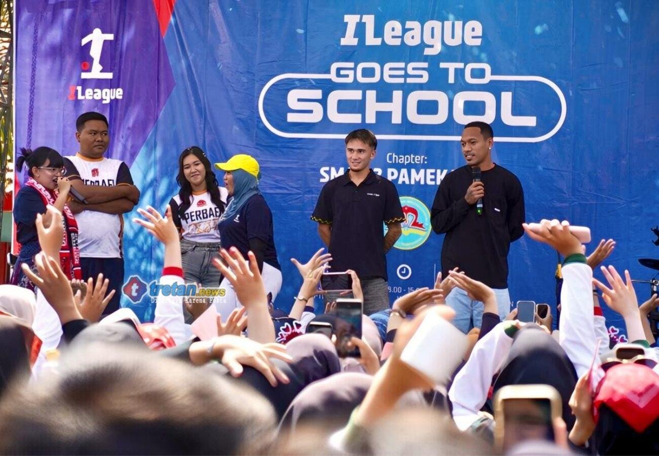 Siswa Pamekasan bertemu pemain Madura United dalam I-League Goes to School