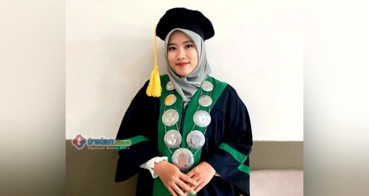 Lailiy Kurnia Ilahi Dekan FBA UNIBA Madura dalam kegiatan akademik
