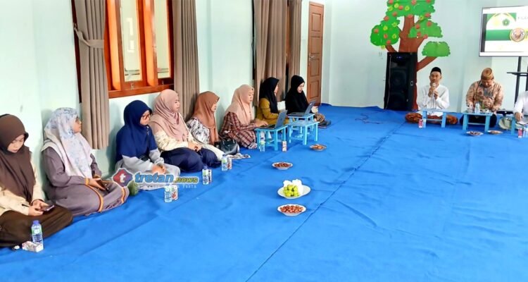 FGD penyusunan kurikulum MTsS Kyai Mudrikah Kembang Kuning