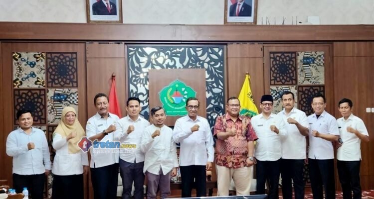 Pemkab Pamekasan menerima audiensi KAMURA bahas KEK Tembakau Madura