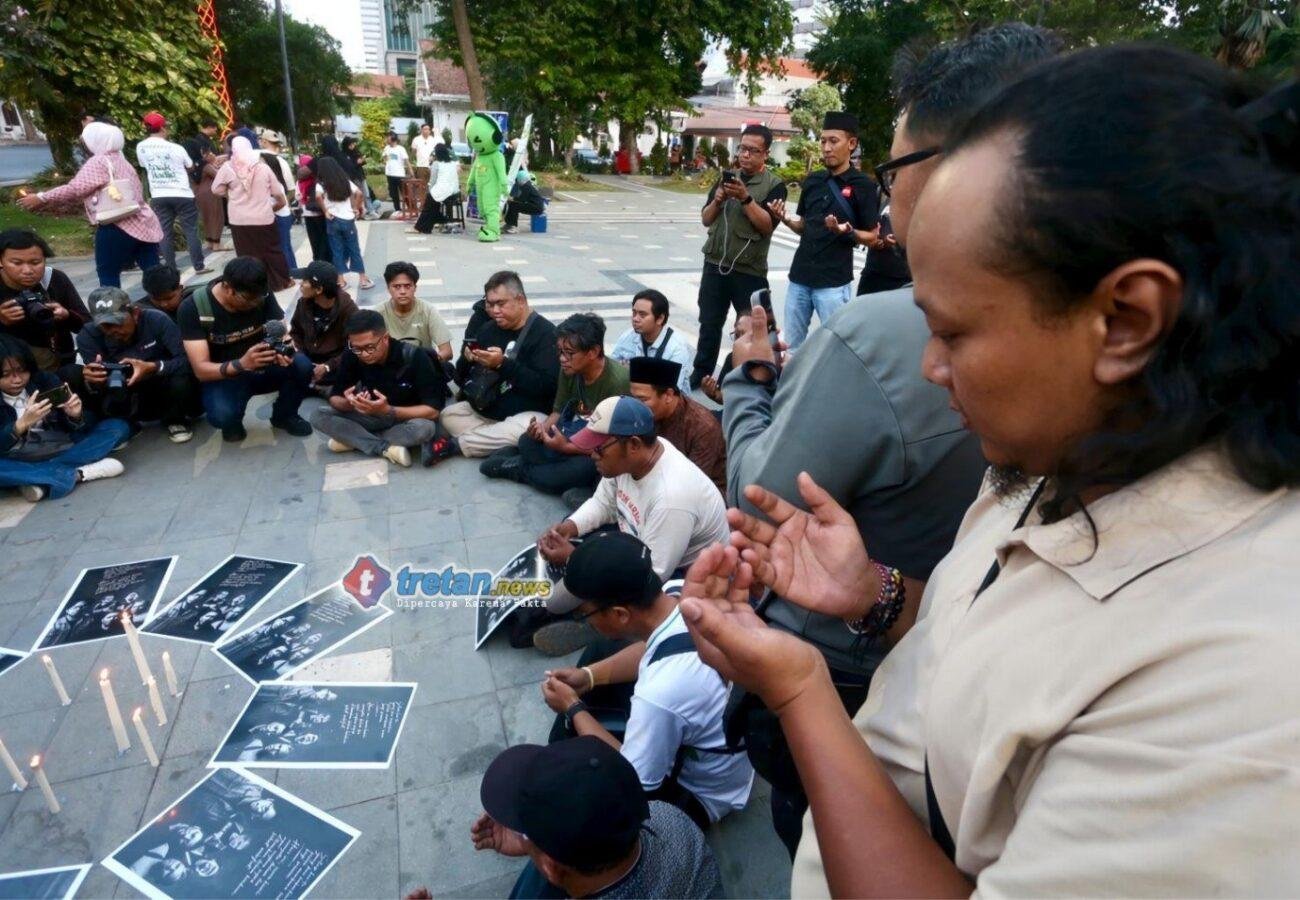 PFI Surabaya gelar doa bersama untuk lima jurnalis yang hilang