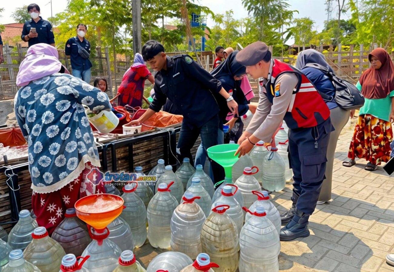 Polres Pamekasan dan PIJP salurkan bantuan air bersih