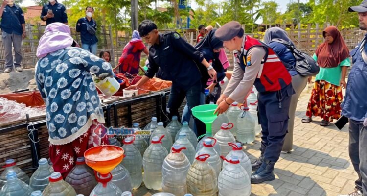 Polres Pamekasan dan PIJP salurkan bantuan air bersih