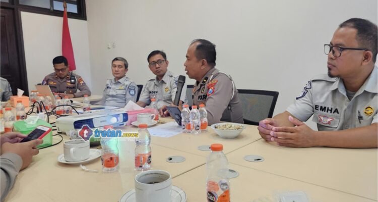 Polres Pamekasan memperkuat sinergi keselamatan lalu lintas bersama Dishub dan Jasa Raharja
