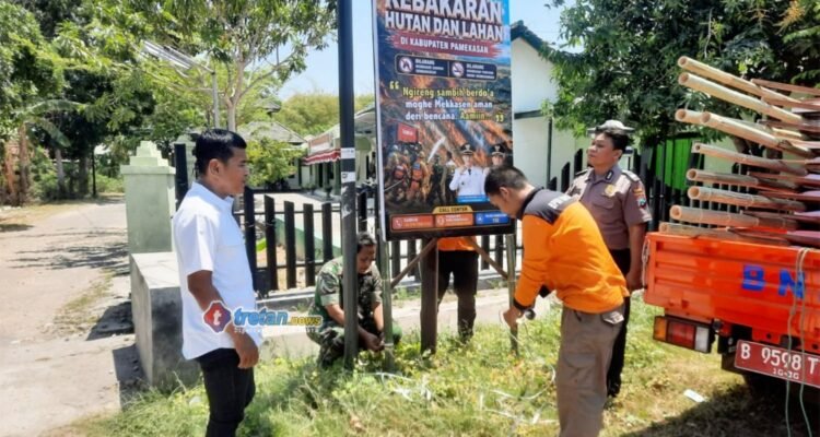 Polsek Pademawu, TNI dan BPBD melakukan pencegahan Karhutla