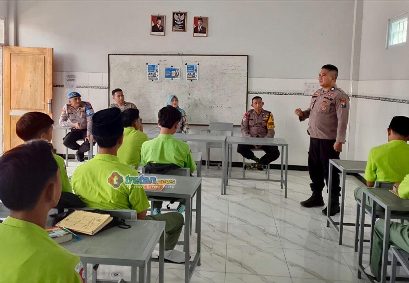 Polsek Tlanakan sosialisasi rekrutmen SMA Kemala Taruna Bhayangkara
