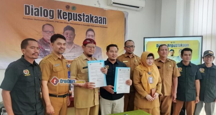 PWI Pamekasan dan Dinas Perpustakaan meneken MoU literasi digital