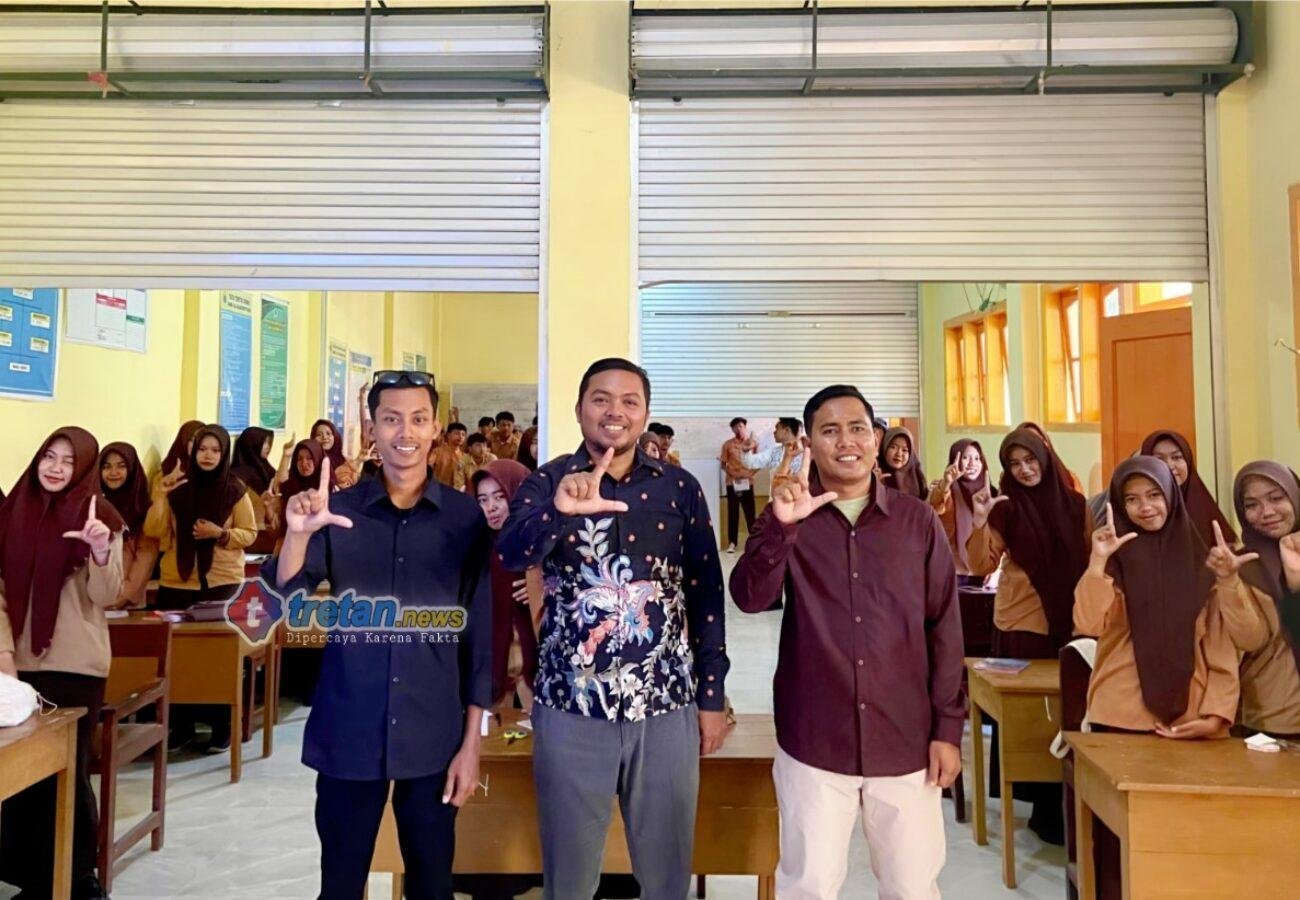 Siswa SMK Al-Karimiyyah mengikuti seminar literasi digital dan jurnalistik
