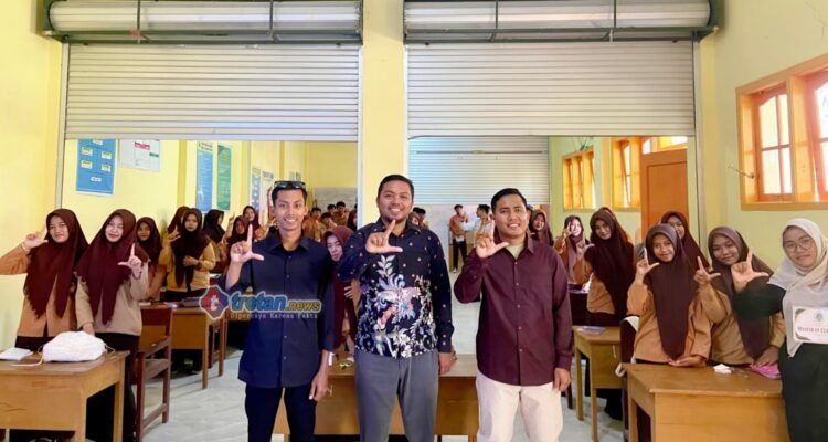 Siswa SMK Al-Karimiyyah mengikuti seminar literasi digital dan jurnalistik