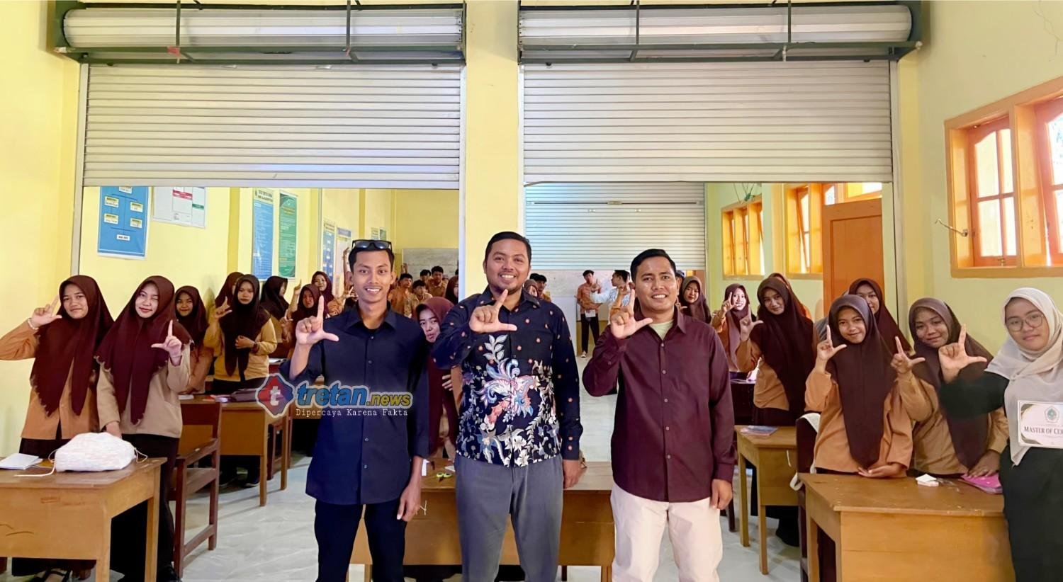 Siswa SMK Al-Karimiyyah mengikuti seminar literasi digital dan jurnalistik
