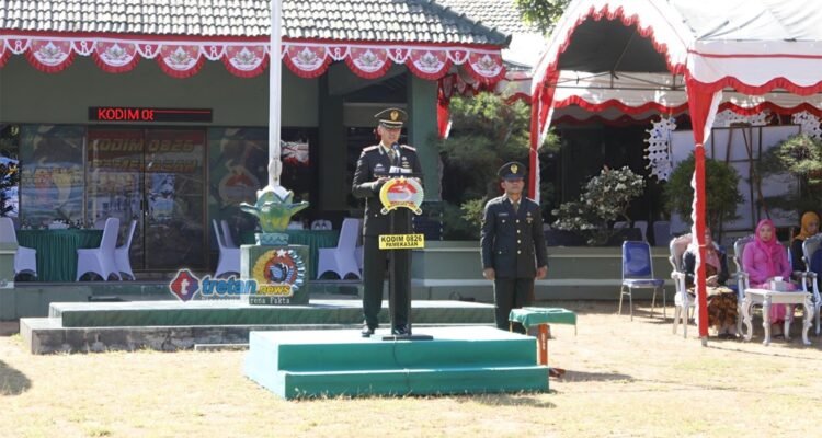 Dandim Pamekasan memimpin upacara HUT ke-81 TNI