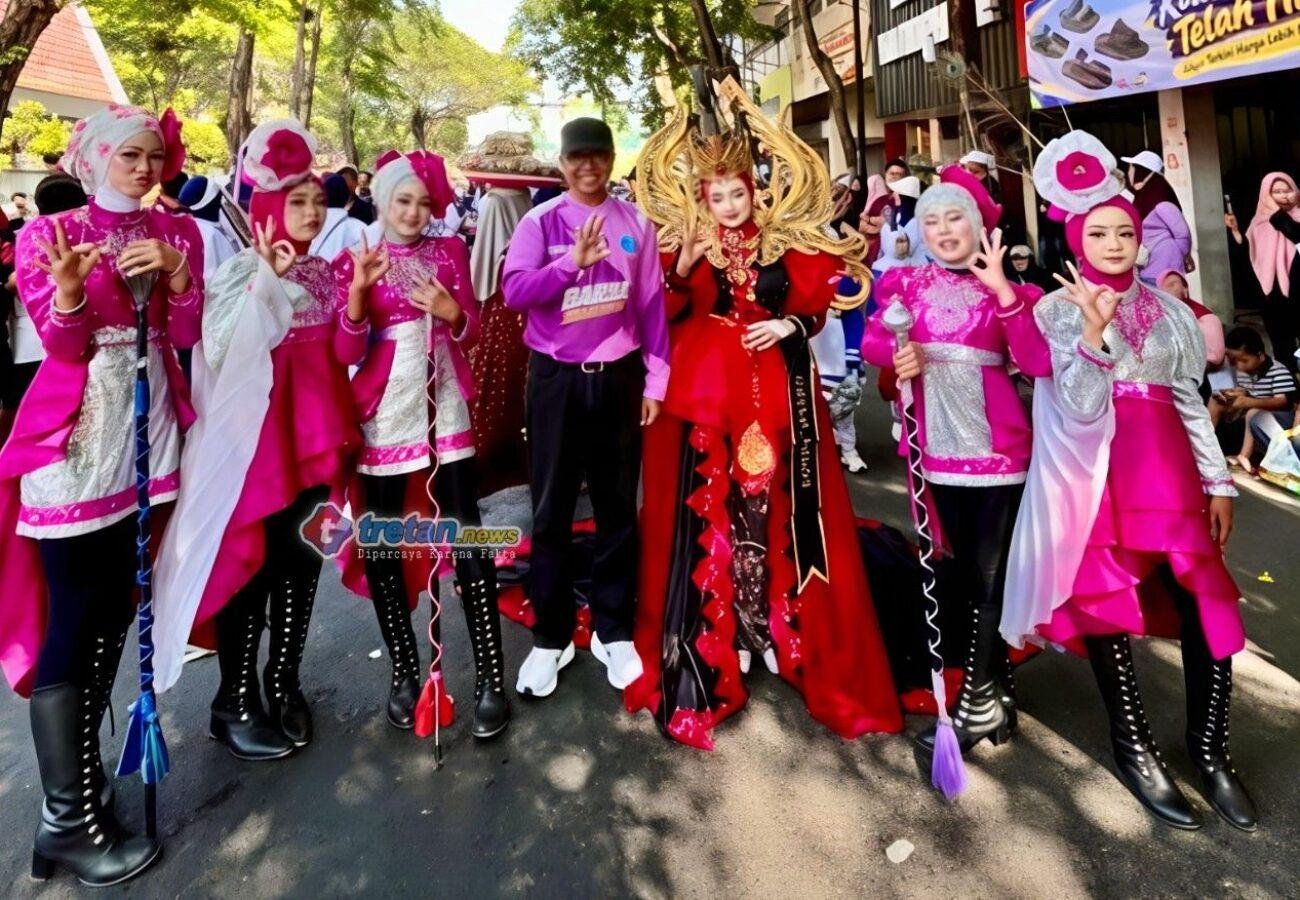 Gita Loka Giga Gemilang SDN Bugih 3 tampil di Festival Drumband Pamekasan