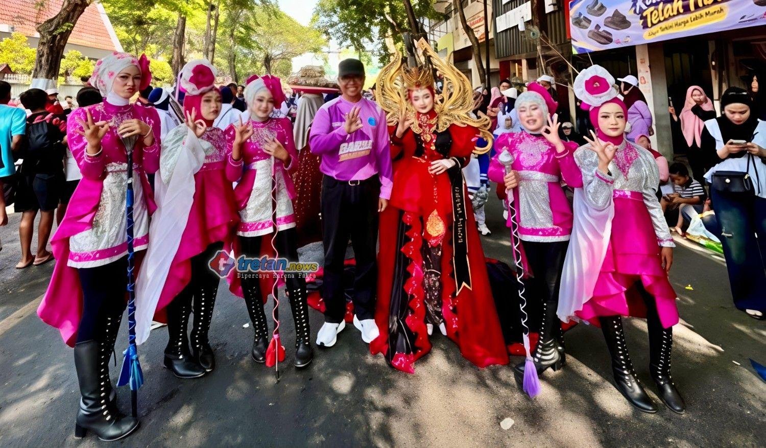 Gita Loka Giga Gemilang SDN Bugih 3 tampil di Festival Drumband Pamekasan