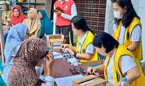 Kegiatan bakti sosial pemeriksaan mata dan kesehatan gigi Lions Club Surabaya Patria di Wonokromo