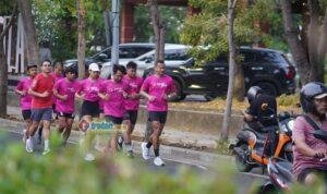 Kegiatan Pink Morning Club dan Road to Give 2026 untuk kepedulian kanker payudara.